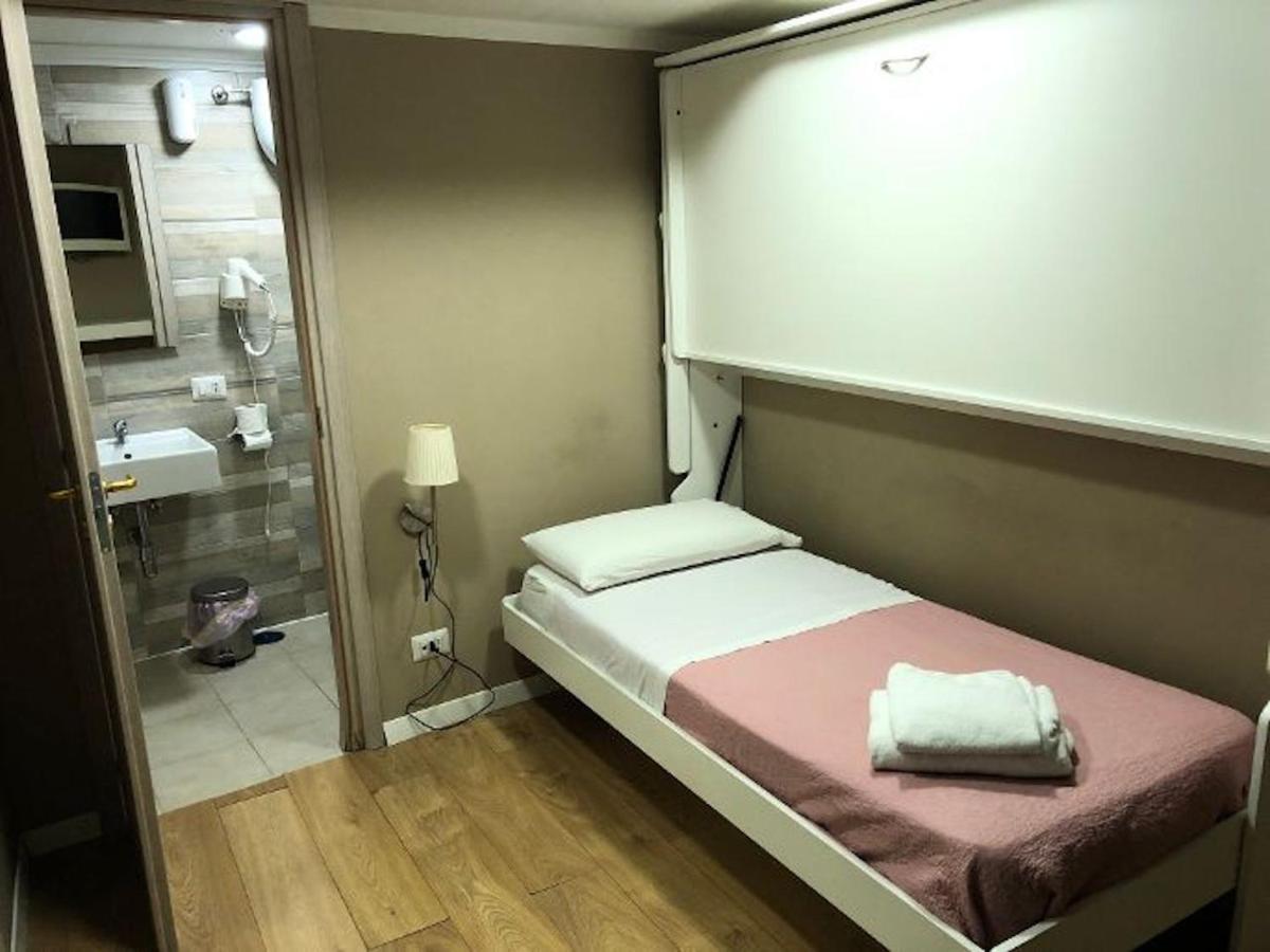 Bed And Breakfast Napoli Centro Storico Екстериор снимка